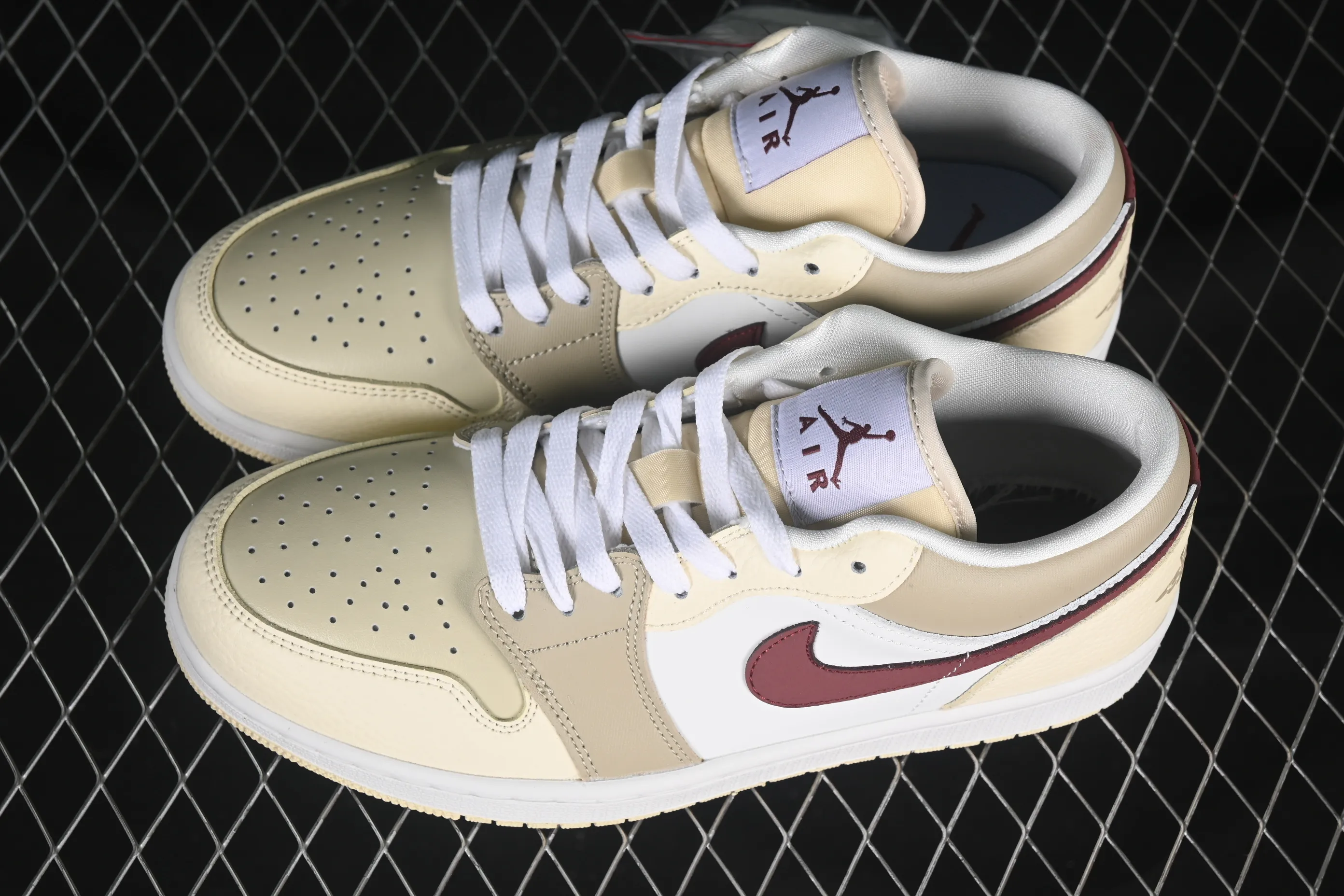All categories Air Jordan Jordan series basketball shoes Air Jordan 1 Low Air Jordan 1 Low AJ1 Joe 1 cream yellow low-top cultural and casual sneakers HV6530-100